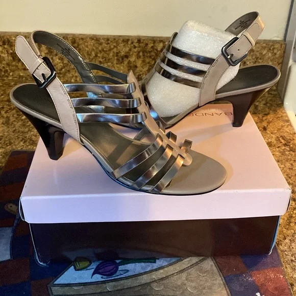 Bandolino Heels - Picture 3 of 8